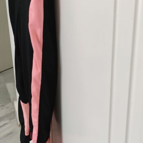 Admiral sports leggings 3/4 black and pink like new with pocket and zipper