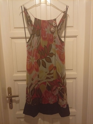 Summer floral off-shoulder dress Mia like new, size 46, black multicolor