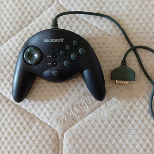 Microsoft SideWinder Game Pad like new, classic 1990 model