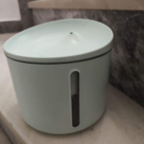 Water fountain for cats and dogs like new, cable operated