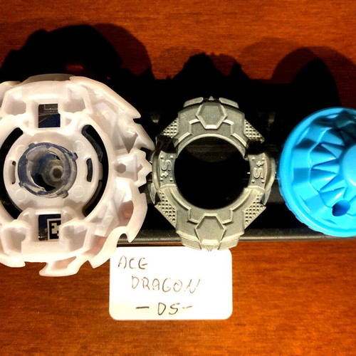 Beyblade Burst Rise Ace Dragon D5 Sting Charge I-H figure like new