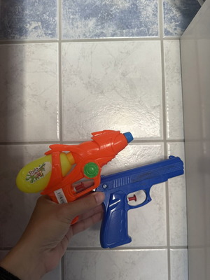 Toy guns like new, set of 2