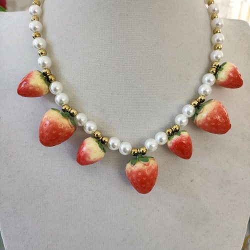 Stainless steel necklace new, red and gold