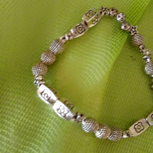 Grey bracelet with assorted beads