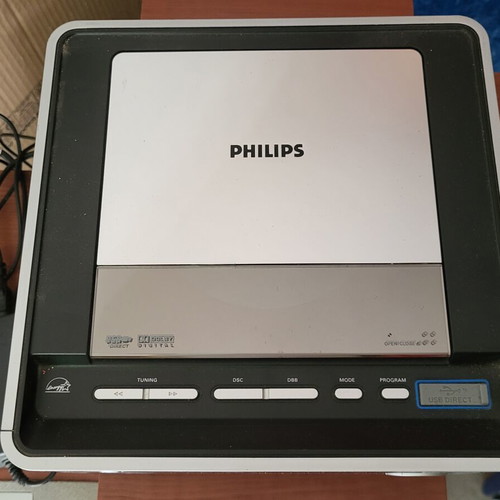 Philips MCD149 DVD Micro Hi-Fi 2.1 used with subwoofer USB FM AUX