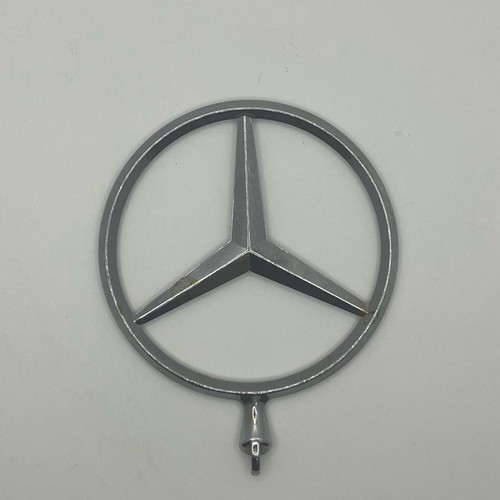 Mercedes emblem used, genuine clip-on, diameter 7.5cm