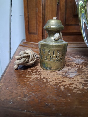 Building Weight 1924 used, rare engraved piece