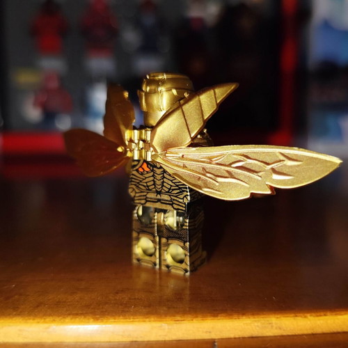 Parademon Gold figure like new with ball joint hands, wings, blaster