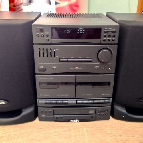 Philips FW20 stereo system like new, radio, 2 cassette decks, CD, AUX