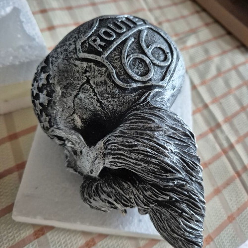 Wall mount base for skull helmet new