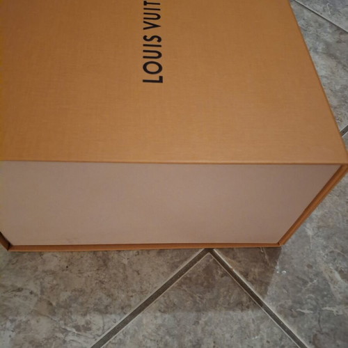 Louis Vuitton packaging box new, 30×27×15 cm, imperial saffron