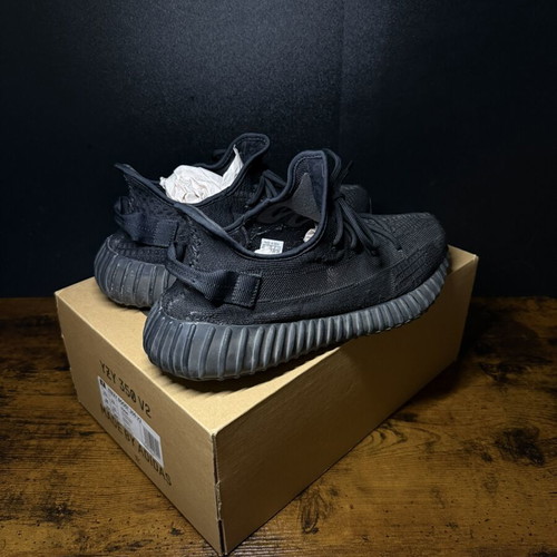 Adidas Yeezy Boost 350 v2 Onyx sneakers, size 46, black