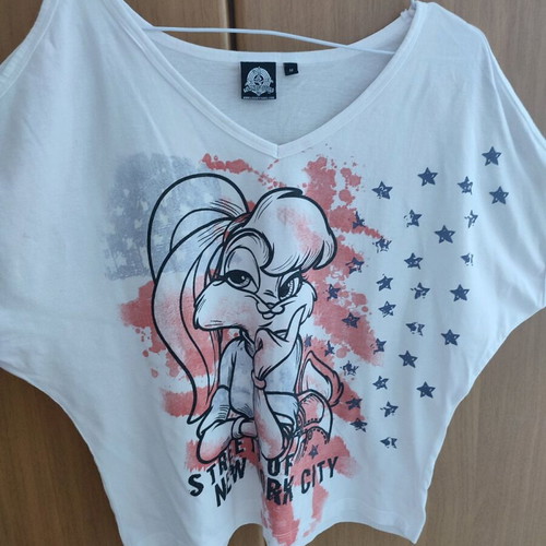 Looney Tunes collectible t-shirt white, size M, like new