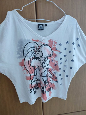 Looney Tunes collectible t-shirt white, size M, like new