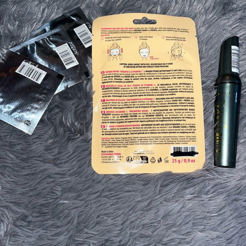 Face mask and mascara with 3 sample gifts new