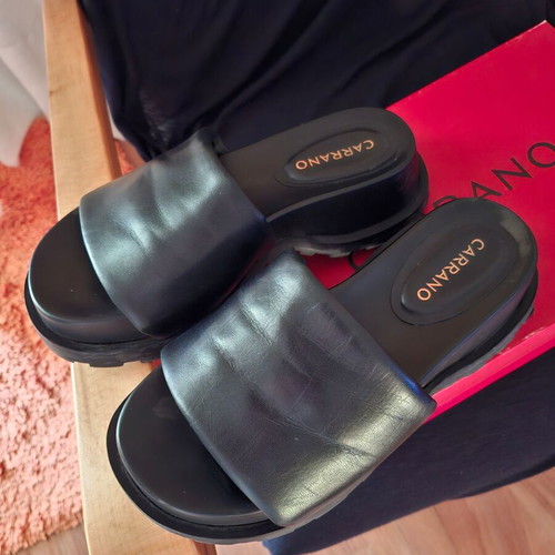 Carrano leather sandals size 38 like new, black