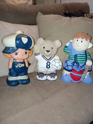 Three large vintage decorative pieces set with piggy bank