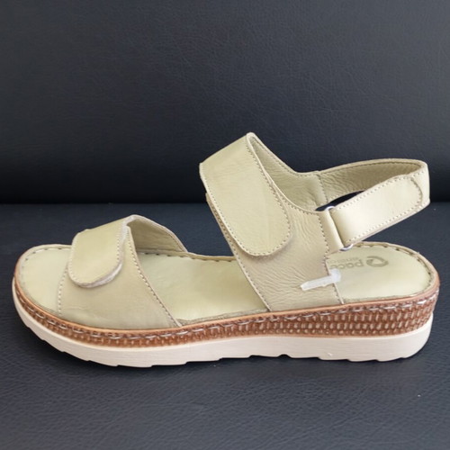 Leather platform sandals new, soft green color, size 37