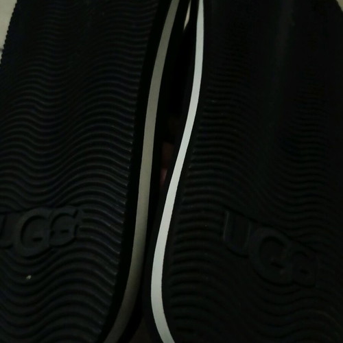 Ugg unisex slippers like new, size 42, black