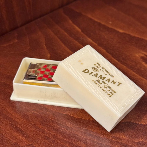 Mini Maxi Lady Lighter used