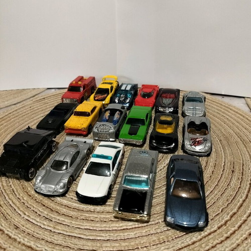 Hot Wheels toy cars used, set of 14 pieces