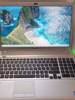 Sony Vaio laptop i5 460m 8GB RAM Nvidia GT 425m 120GB SSD