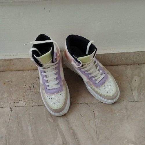 High-top sneakers like new, white with pastel purple and beige
