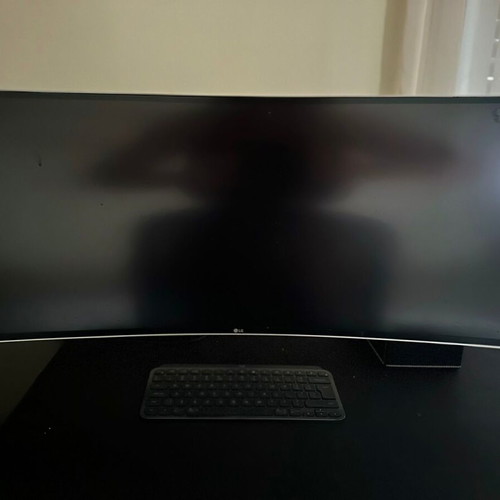 LG 34UC88-B 34" Curved UltraWide QHD IPS Monitor like new with arm