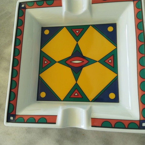 Vintage Kahla ashtray in like new condition, Memphis style