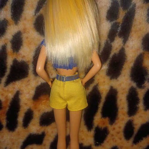 Barbie Giggles 'n Swing 1998 like new with original outfit
