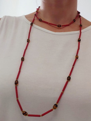 Vintage women's handmade long necklace used with screw clasp