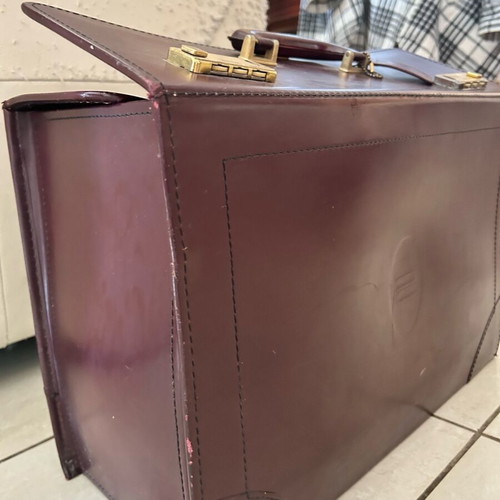 Vintage leather briefcase Infomecanica used, burgundy color