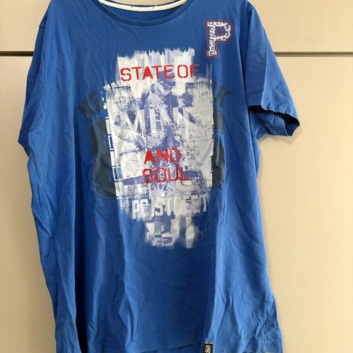 Set of 2 men's XL Mercedes-Benz t-shirts and blue long sleeve like new