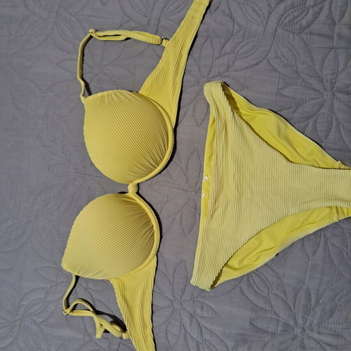 Yellow ribbed bikini set, balconette bra with padding, size S like new