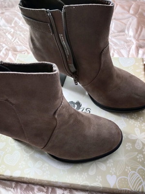 Women's boots with high heels new, Italian, size 38