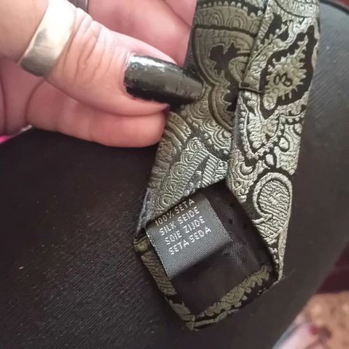 Silk tie, like new, black and green