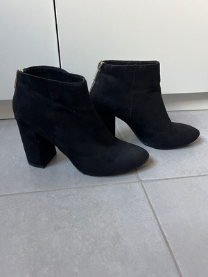 Pull and Bear ankle boots like new, size 38, black