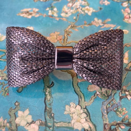 Bow ring like new, metal