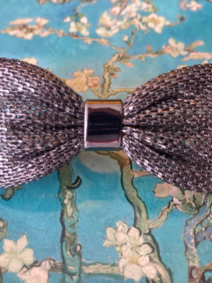 Bow ring like new, metal