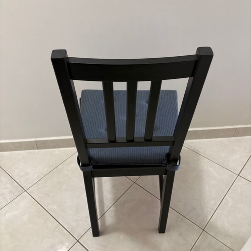 IKEA Stefan dining chairs like new, set of 4 with blue cushions