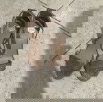  τακούνια πέδιλα