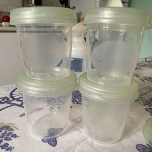 Kikka Boo electronic breast pump used with storage bottles