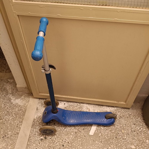 Globber scooter almost unused