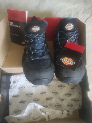 Dickies work boots size 42 lightly used, blue