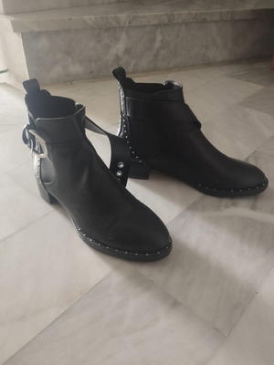 Bershka ankle boots size 39, black