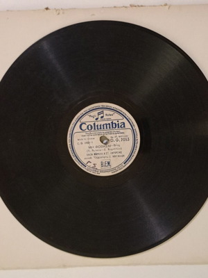 Columbia 78 RPM Record D.G. 7053 used with songs by Eliza Marelli & St. Parousis