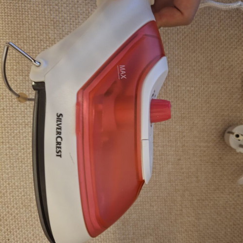 Silvercrest Garment Steamer steam brush red and white, like new