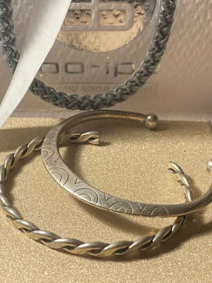 Stailness Styl bracelet set like new, silver with pouch and bag