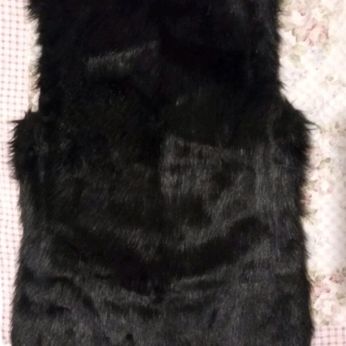 Bershka black fur vest like new