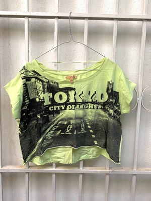 Zara τοπάκι με έξω ώμο και στάμπα Tokyo σαν καινούργιο, μέγεθος M